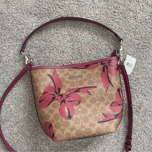 Coach bow print city bucket bag NWT CY651